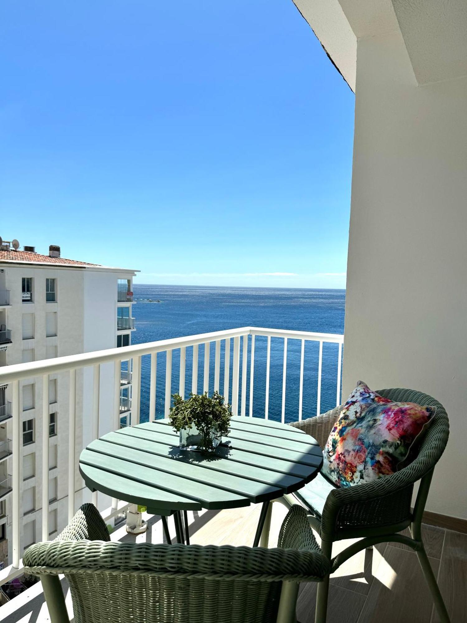 Apartmán Acogedor Atico Con Piscina Y Vistas Al Mar Roses Exteriér fotografie